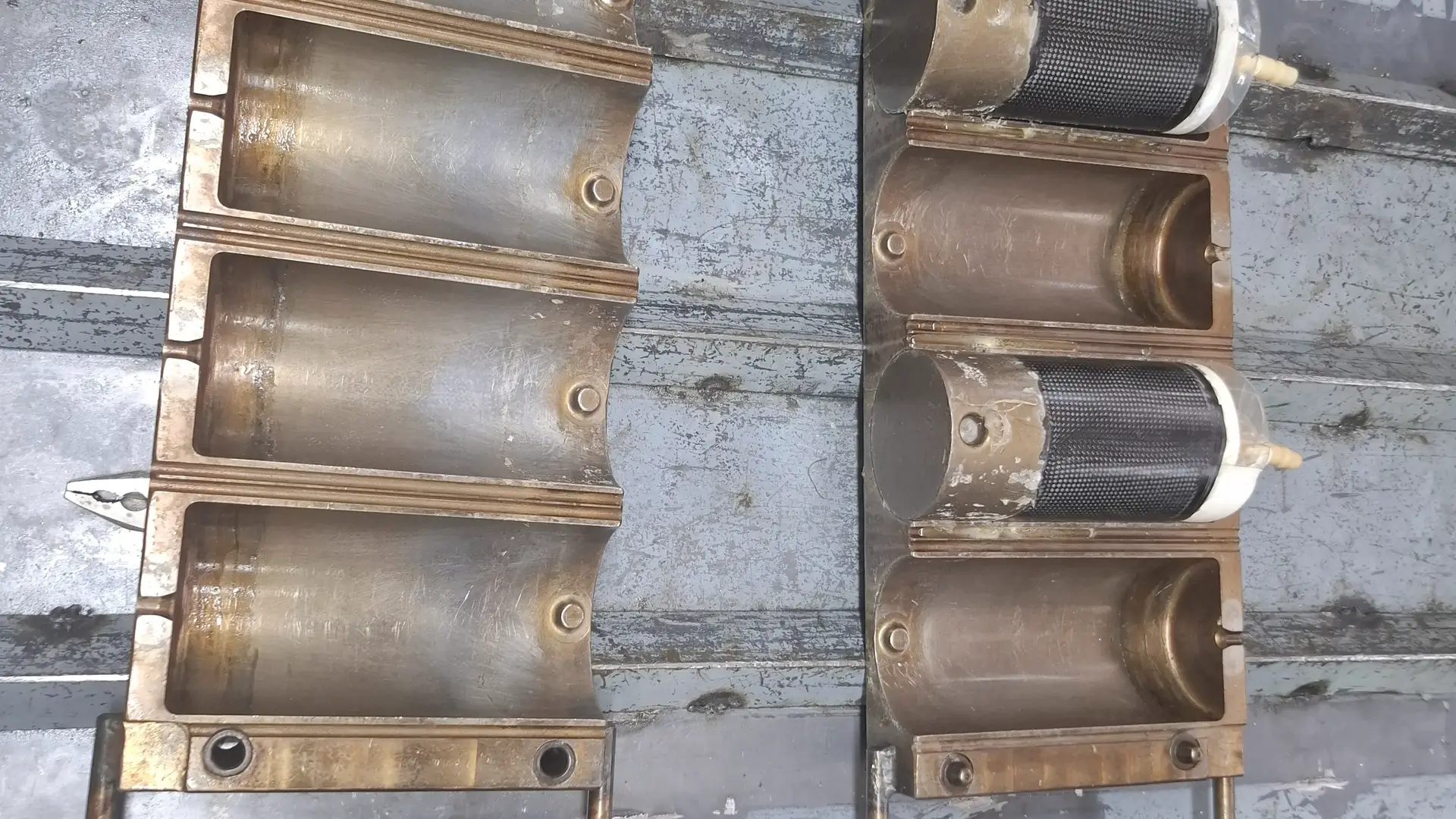 Multi-cavity aluminium moulds machined in-house for carbon fiber tube production